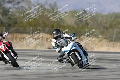 media/Dec-01-2025-Moto Forza (Mon) [[2daa91e15f]]/3-Beginner Group/Session 3 (Turn 3)/
